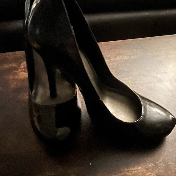 Ladies black patent high heel shoes - Picture 1 of 3